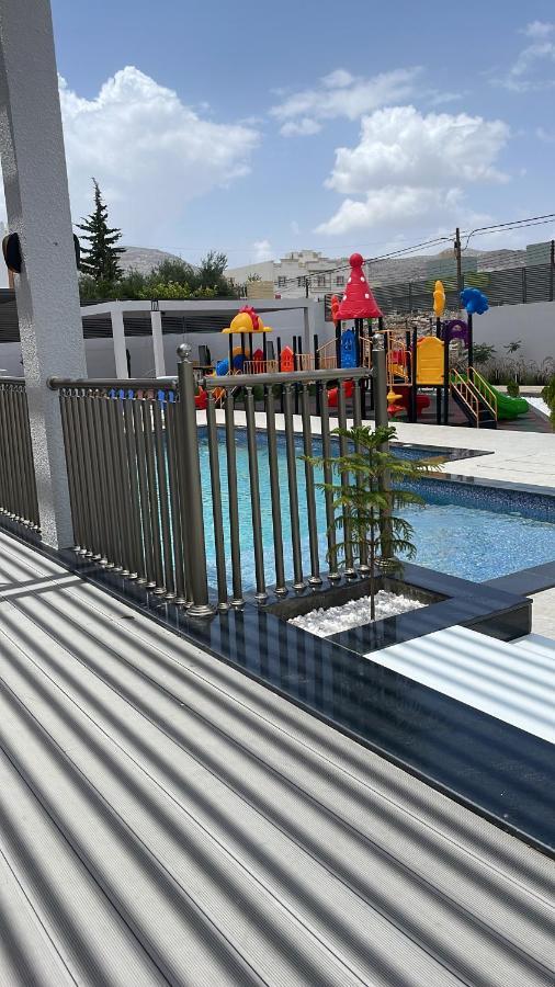 Olivia Chalet فلة أوليفيا Villa Al 'Aqar Exteriör bild